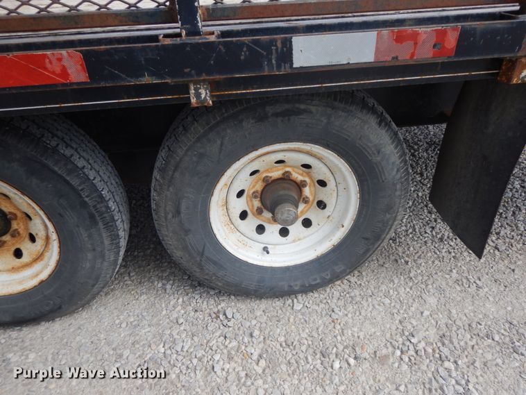 image for item IL9250 2005 Willis FT102  equipment trailer