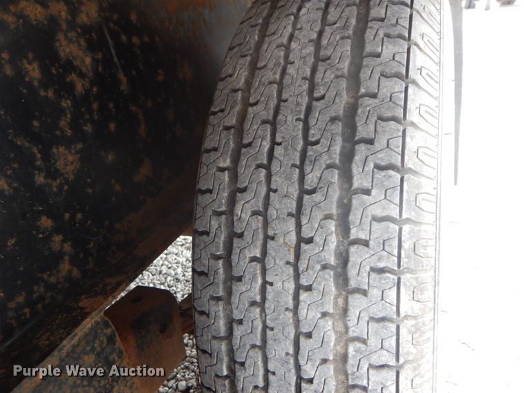 image for item IL9250 2005 Willis FT102  equipment trailer