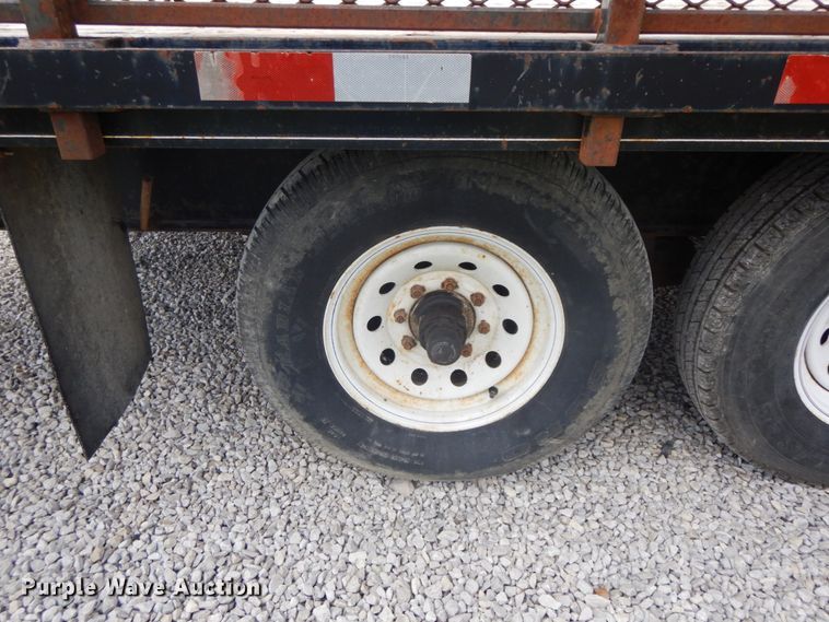 image for item IL9250 2005 Willis FT102  equipment trailer