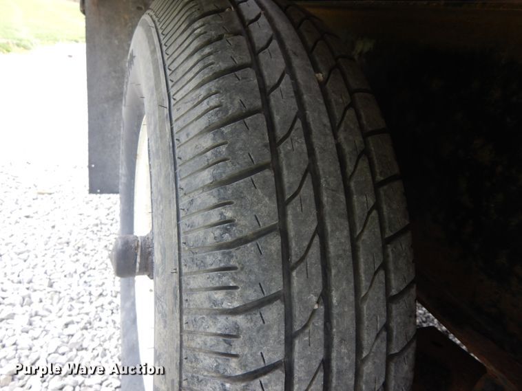 image for item IL9250 2005 Willis FT102  equipment trailer