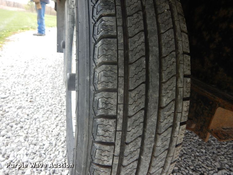 image for item IL9250 2005 Willis FT102  equipment trailer