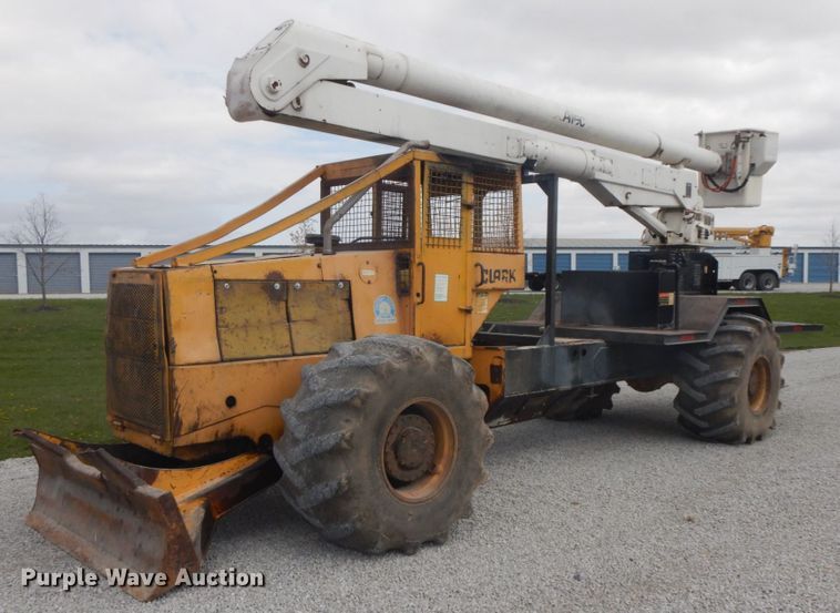 image for item IL9251 Clark 666-CUM-GR  skidder with bucket