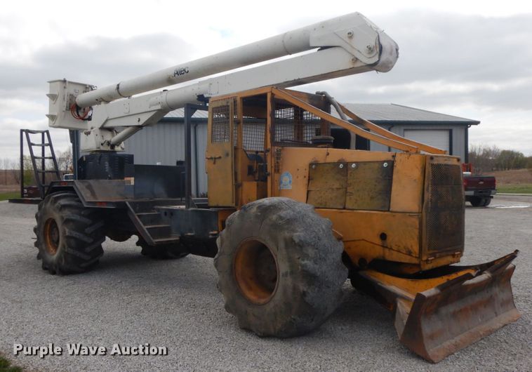 image for item IL9251 Clark 666-CUM-GR  skidder with bucket