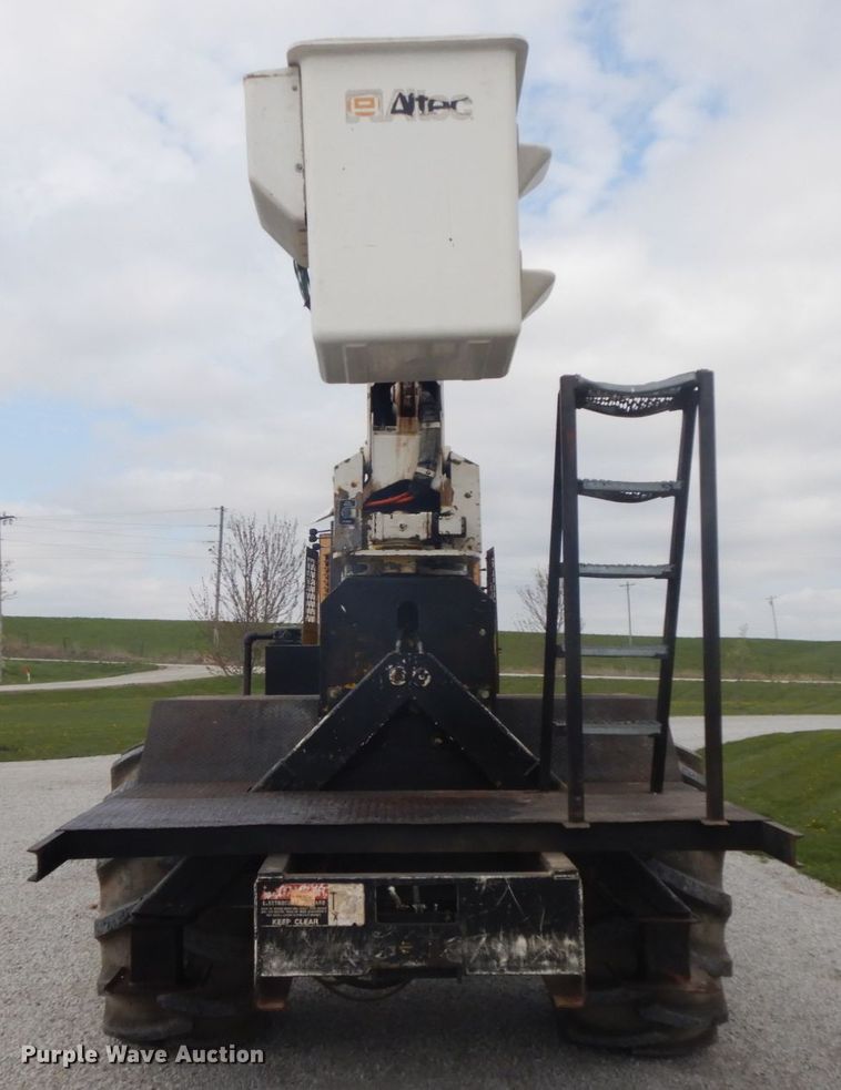 image for item IL9251 Clark 666-CUM-GR  skidder with bucket