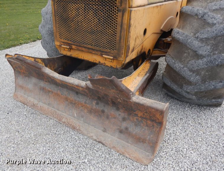 image for item IL9251 Clark 666-CUM-GR  skidder with bucket