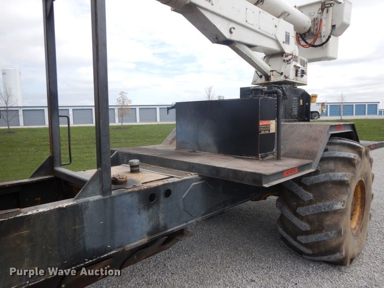 image for item IL9251 Clark 666-CUM-GR  skidder with bucket