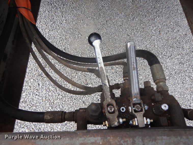 image for item IL9251 Clark 666-CUM-GR  skidder with bucket