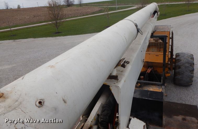 image for item IL9251 Clark 666-CUM-GR  skidder with bucket