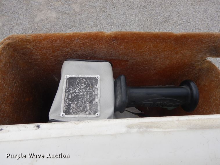 image for item IL9251 Clark 666-CUM-GR  skidder with bucket