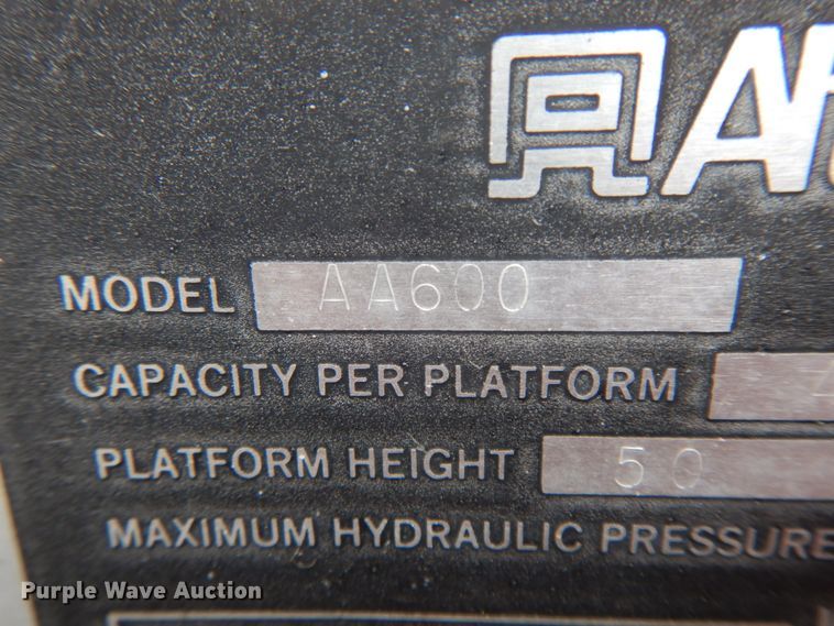 image for item IL9251 Clark 666-CUM-GR  skidder with bucket