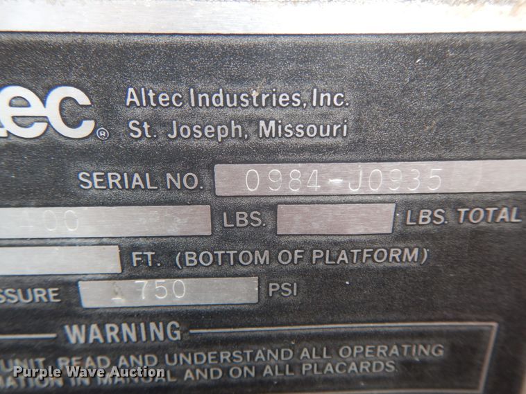 image for item IL9251 Clark 666-CUM-GR  skidder with bucket