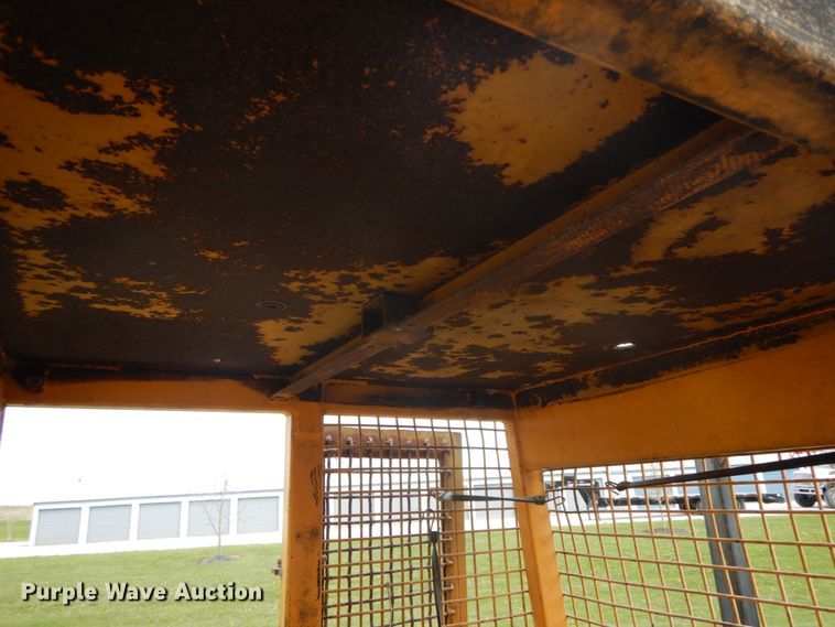 image for item IL9251 Clark 666-CUM-GR  skidder with bucket