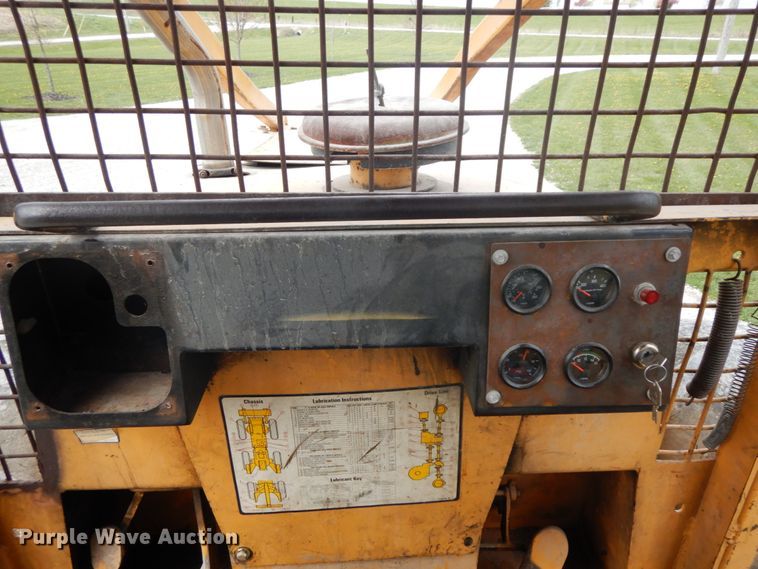 image for item IL9251 Clark 666-CUM-GR  skidder with bucket