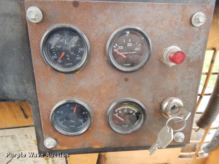 image for item IL9251 Clark 666-CUM-GR  skidder with bucket