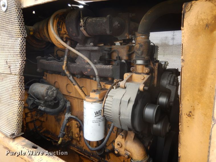 image for item IL9251 Clark 666-CUM-GR  skidder with bucket