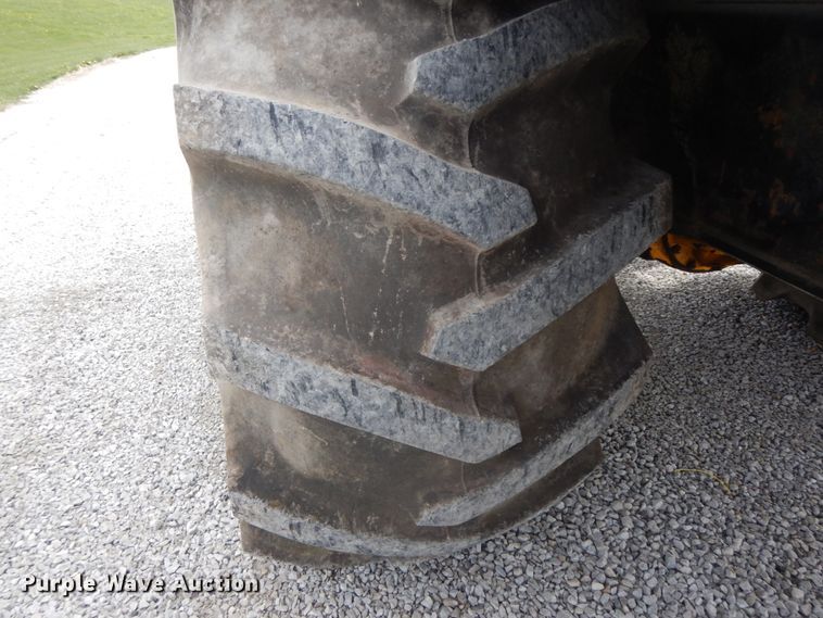 image for item IL9251 Clark 666-CUM-GR  skidder with bucket