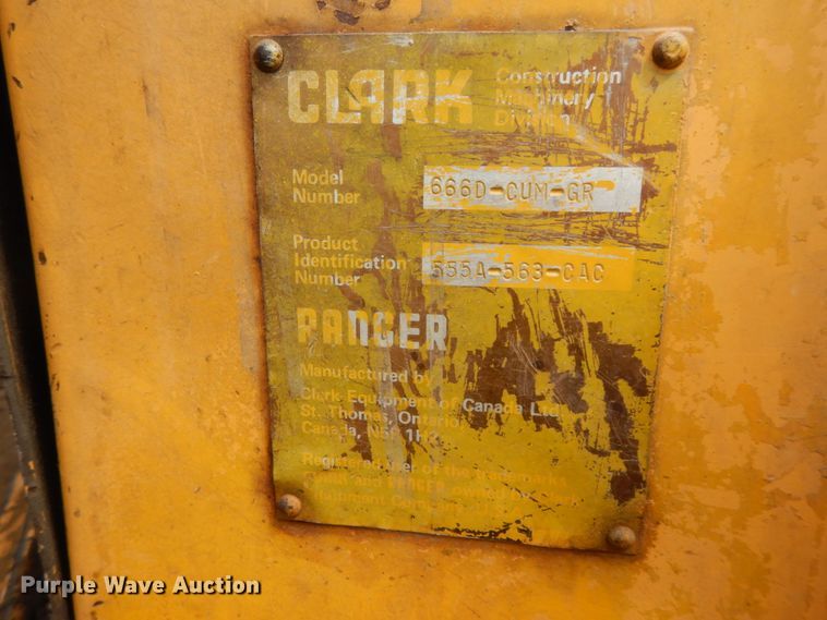 image for item IL9251 Clark 666-CUM-GR  skidder with bucket