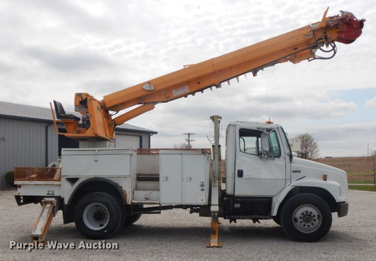 image for item IL9252 1998 Freightliner FL80  digger derrick truck