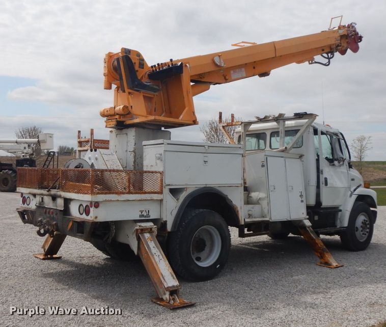 image for item IL9252 1998 Freightliner FL80  digger derrick truck