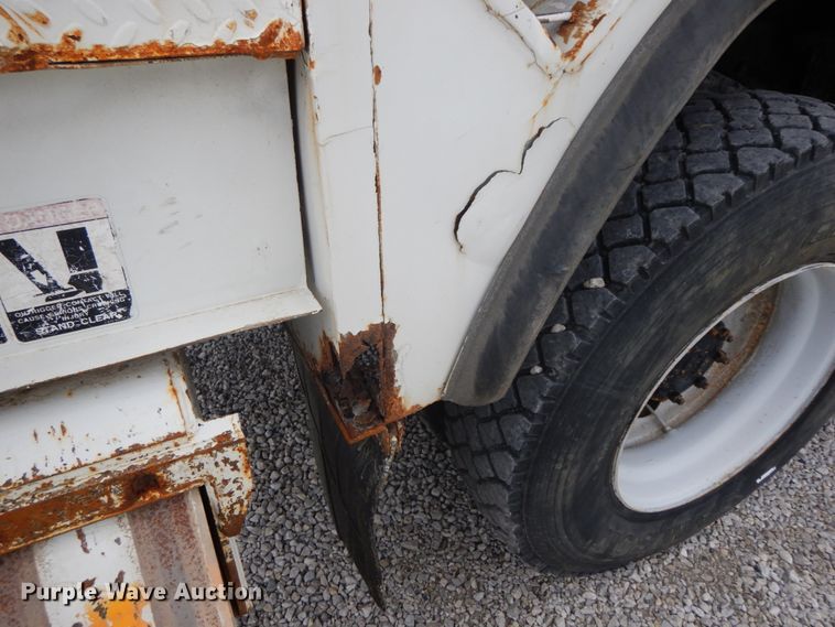 image for item IL9252 1998 Freightliner FL80  digger derrick truck