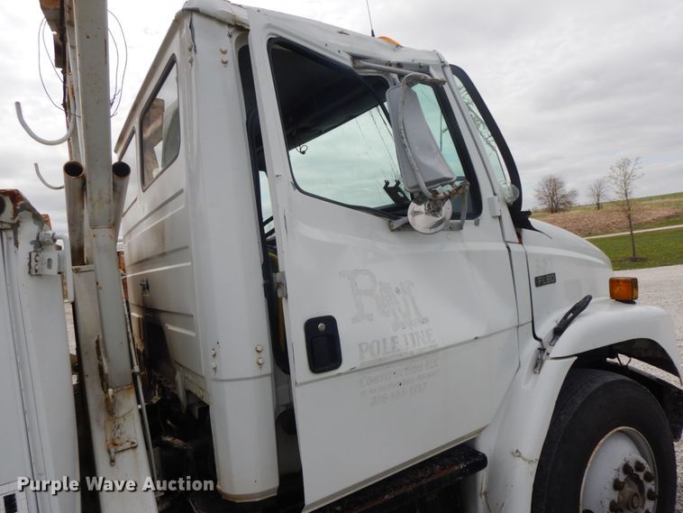 image for item IL9252 1998 Freightliner FL80  digger derrick truck