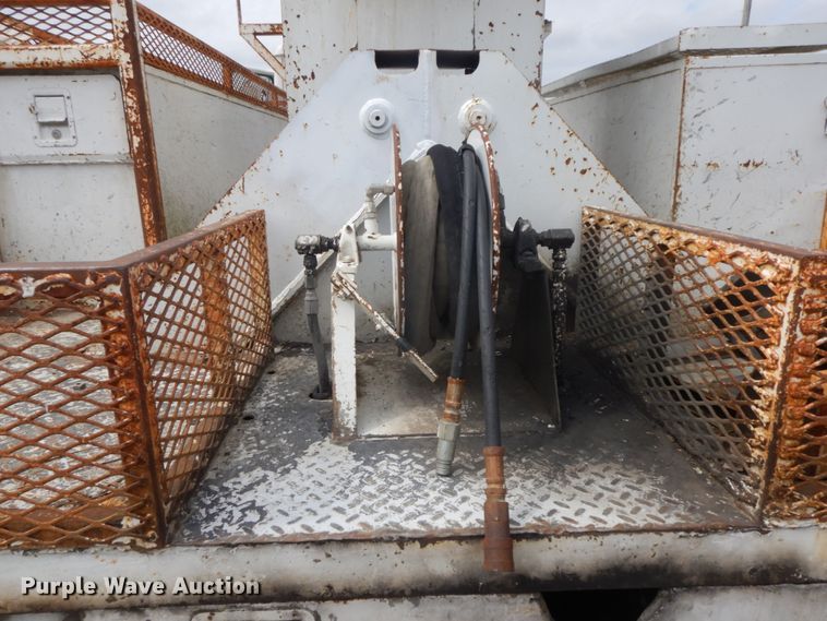 image for item IL9252 1998 Freightliner FL80  digger derrick truck