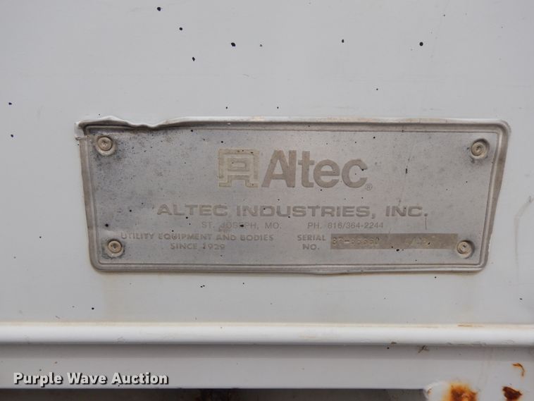 image for item IL9252 1998 Freightliner FL80  digger derrick truck