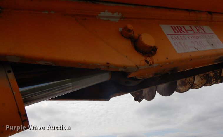 image for item IL9252 1998 Freightliner FL80  digger derrick truck