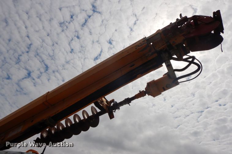 image for item IL9252 1998 Freightliner FL80  digger derrick truck