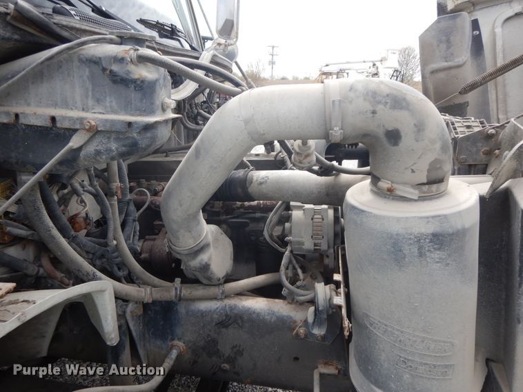 image for item IL9252 1998 Freightliner FL80  digger derrick truck