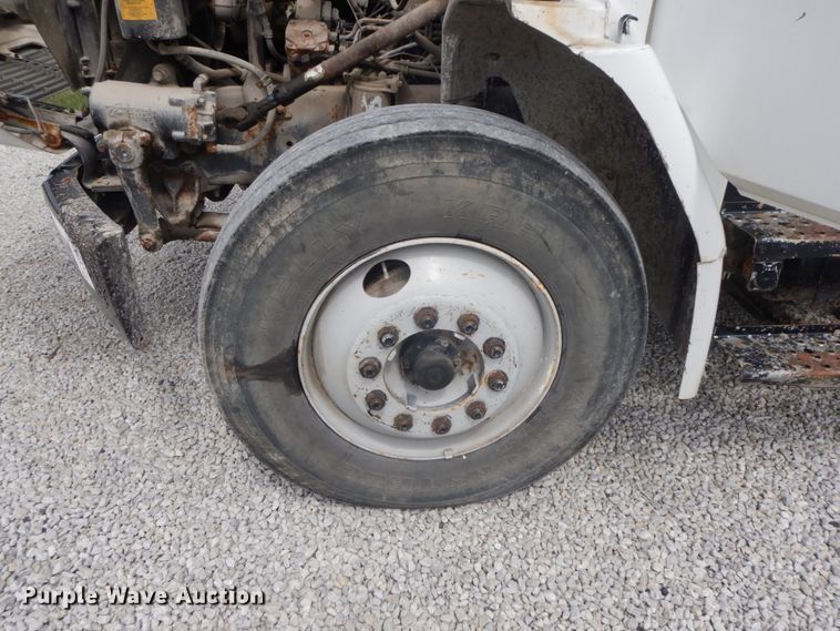 image for item IL9252 1998 Freightliner FL80  digger derrick truck