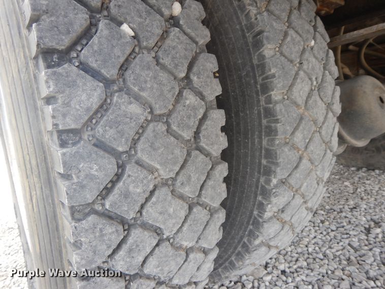 image for item IL9252 1998 Freightliner FL80  digger derrick truck