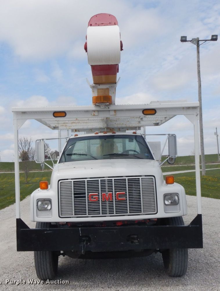 image for item IL9253 1994 GMC TopKick C6500  bucket truck