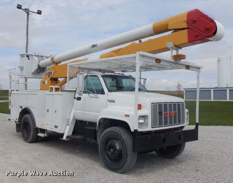 image for item IL9253 1994 GMC TopKick C6500  bucket truck