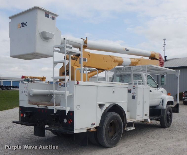 image for item IL9253 1994 GMC TopKick C6500  bucket truck