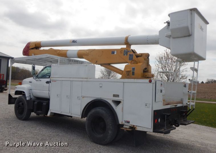 image for item IL9253 1994 GMC TopKick C6500  bucket truck
