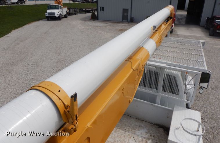 image for item IL9253 1994 GMC TopKick C6500  bucket truck