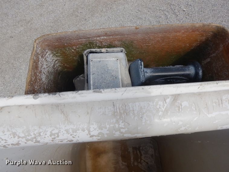 image for item IL9253 1994 GMC TopKick C6500  bucket truck