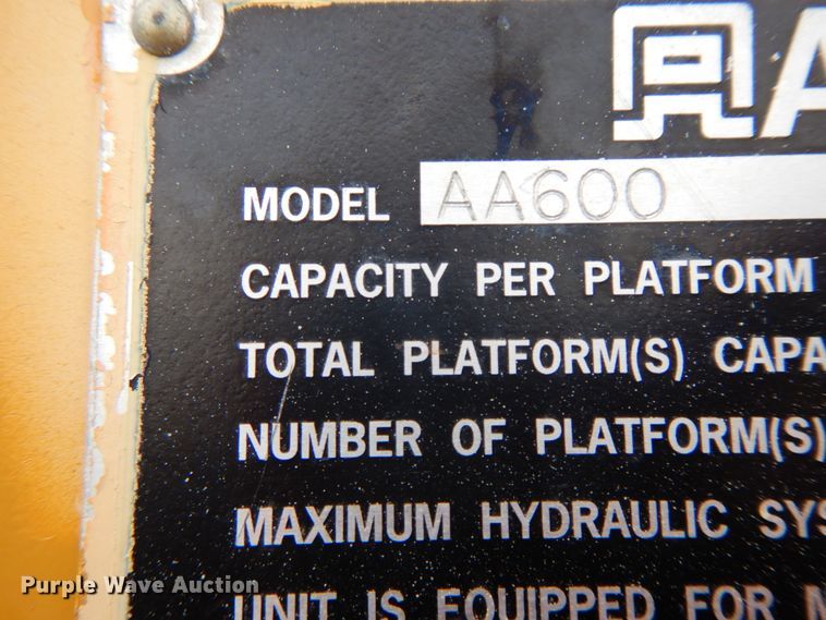 image for item IL9253 1994 GMC TopKick C6500  bucket truck