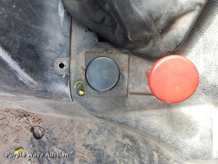 image for item IL9253 1994 GMC TopKick C6500  bucket truck