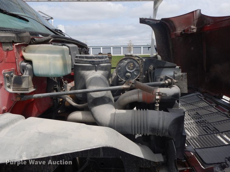 image for item IL9253 1994 GMC TopKick C6500  bucket truck