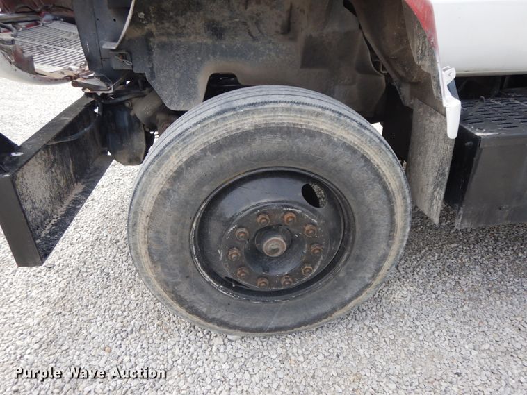 image for item IL9253 1994 GMC TopKick C6500  bucket truck