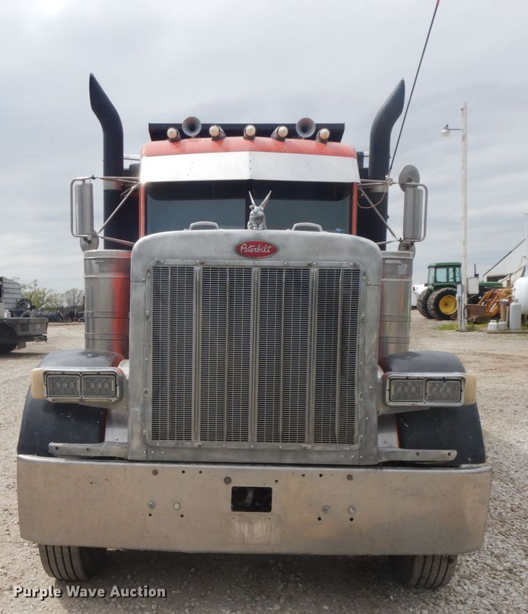 image for item IL9255 2000 Peterbilt 379  dump truck
