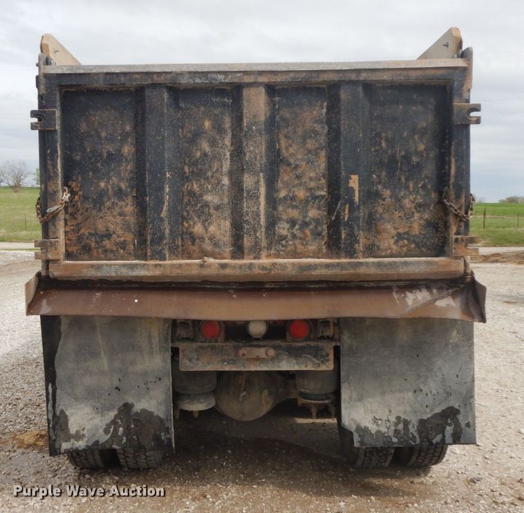 image for item IL9255 2000 Peterbilt 379  dump truck