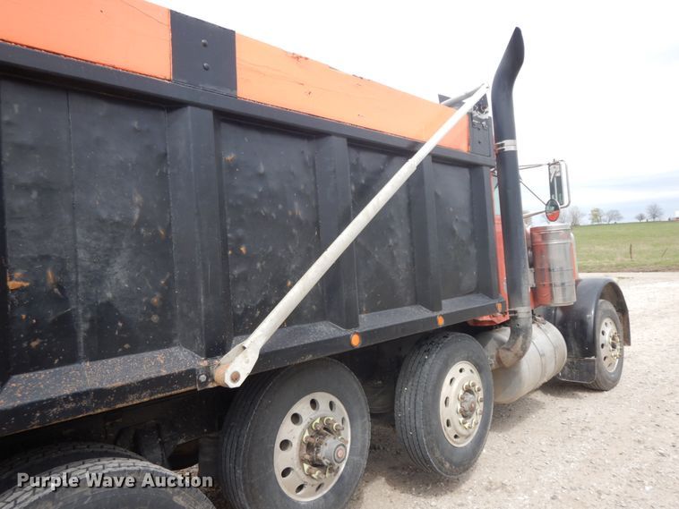 image for item IL9255 2000 Peterbilt 379  dump truck