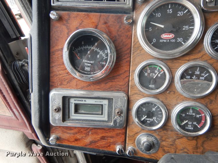 image for item IL9255 2000 Peterbilt 379  dump truck