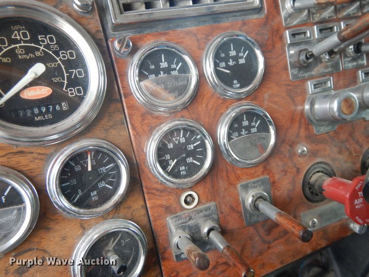 image for item IL9255 2000 Peterbilt 379  dump truck