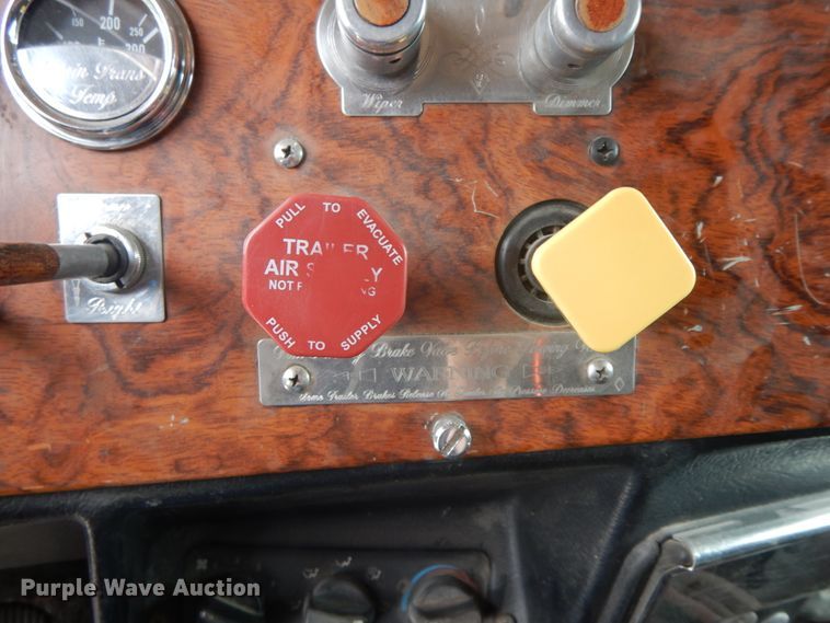 image for item IL9255 2000 Peterbilt 379  dump truck