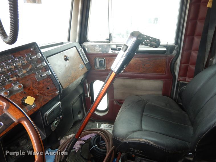 image for item IL9255 2000 Peterbilt 379  dump truck