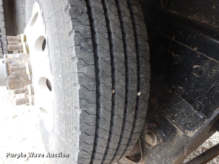 image for item IL9255 2000 Peterbilt 379  dump truck